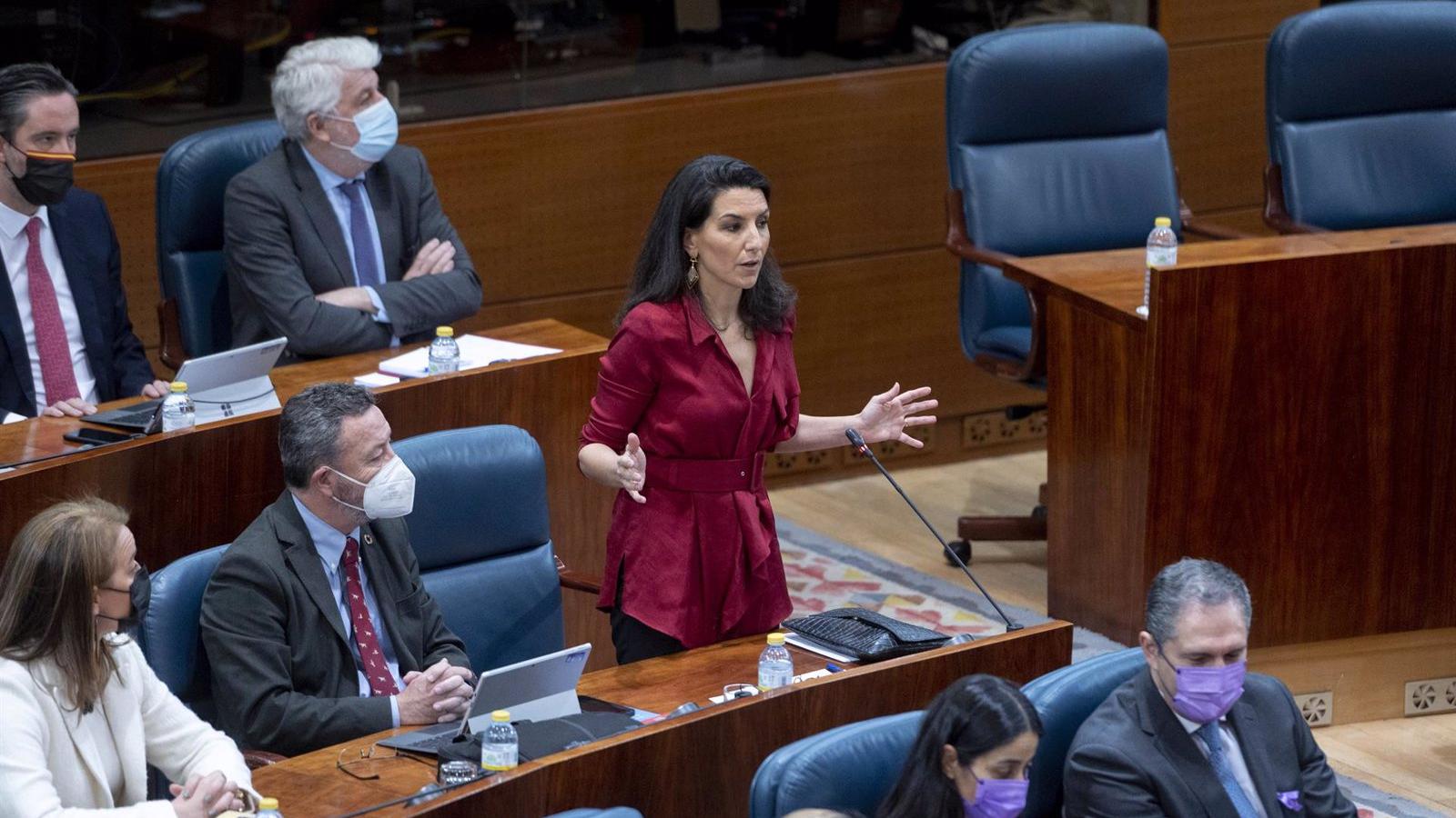 Monasterio pide reducir el gasto "en igualdad, chiringuitos y el impuesto autonómico a la luz"