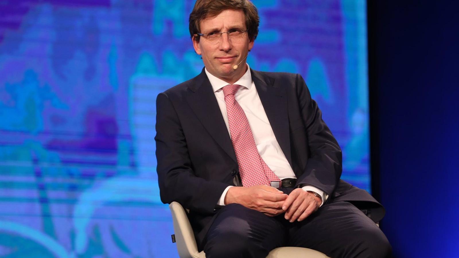 Almeida prefiere que 20.000 millones estén "en el bolsillo de los españoles" antes que "en las políticas de Montero"