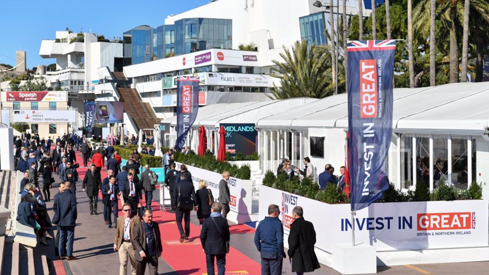 Villacís acude a la feria inmobiliaria de Cannes para promocionar Madrid y atraer inversión