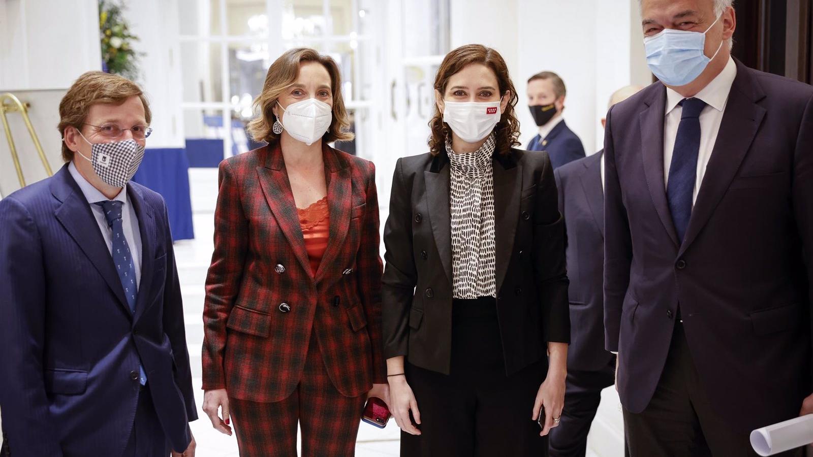 Díaz Ayuso pide a Sánchez "profundas reformas" porque los "españoles no aguantan más"