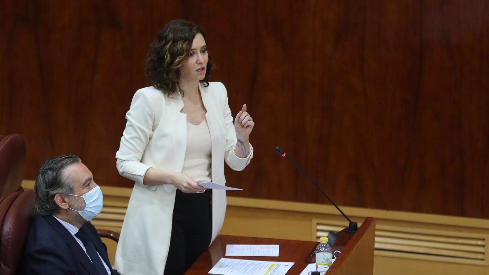 Díaz Ayuso dice que el contrato de su hermano se podrá mover "de ventanilla en ventanilla" pero insiste en que "no hay nada"