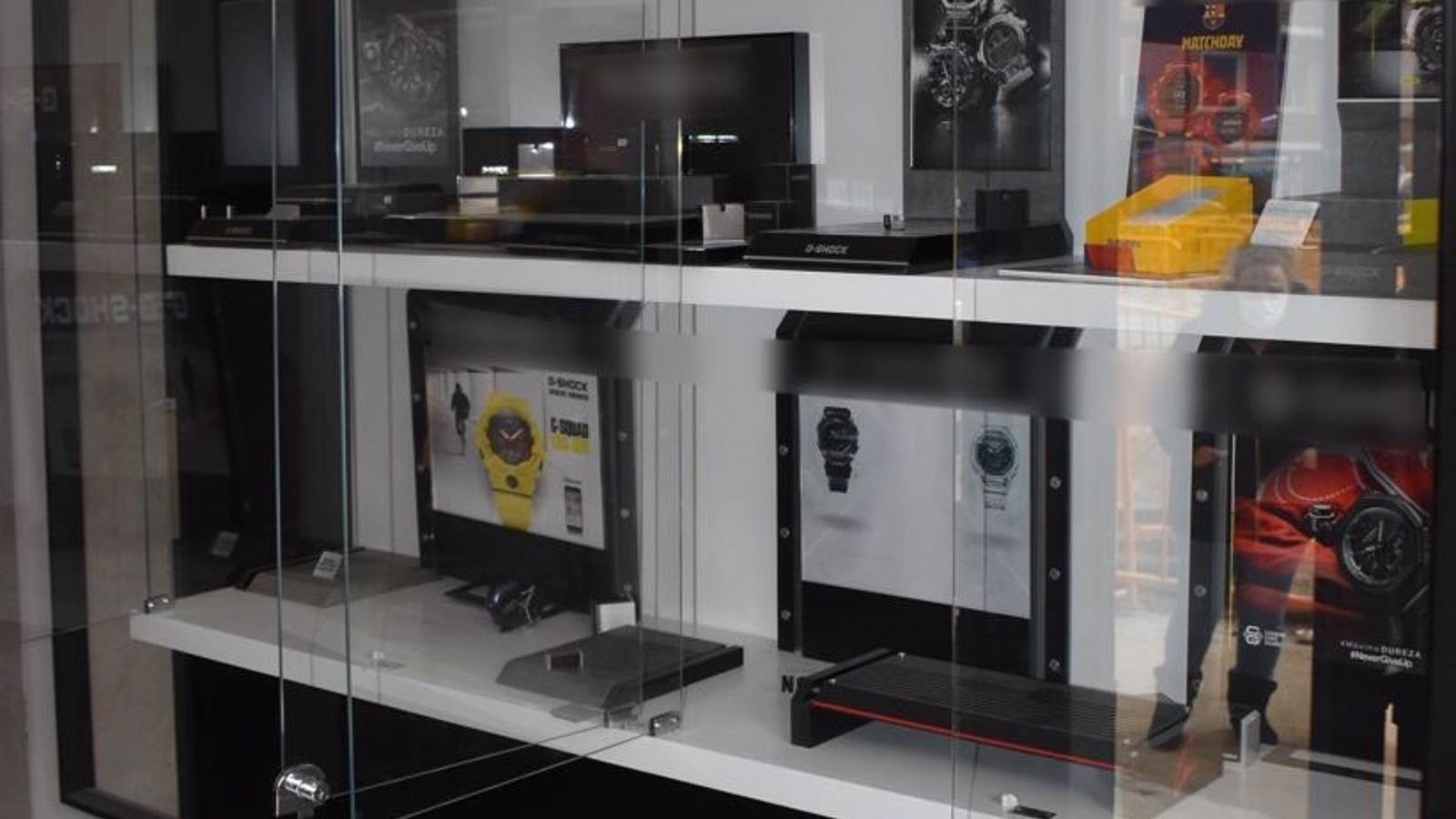 Detenidos 'in fraganti' dos ladrones que hicieron un butrón para robar en una joyería de Madrid