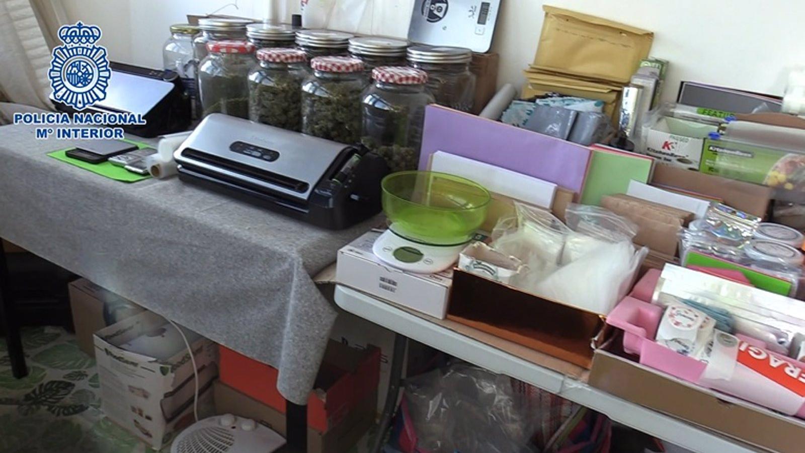 Cae una banda dedicada a vender marihuana y hachís en 27 webs