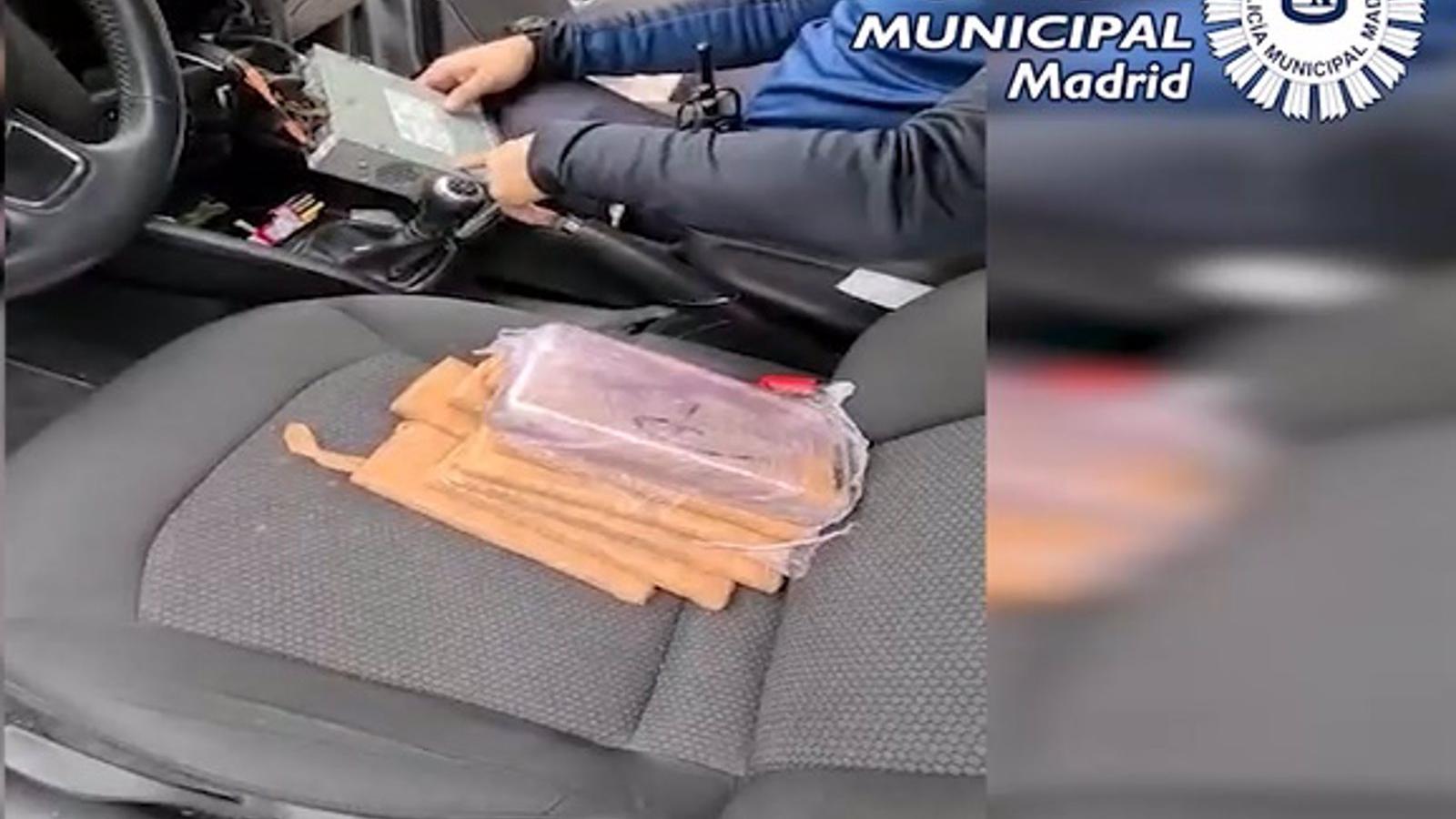 Hallan cuatro kilos de cocaína ocultos en el salpicadero de un coche que circulaba por Tetuán