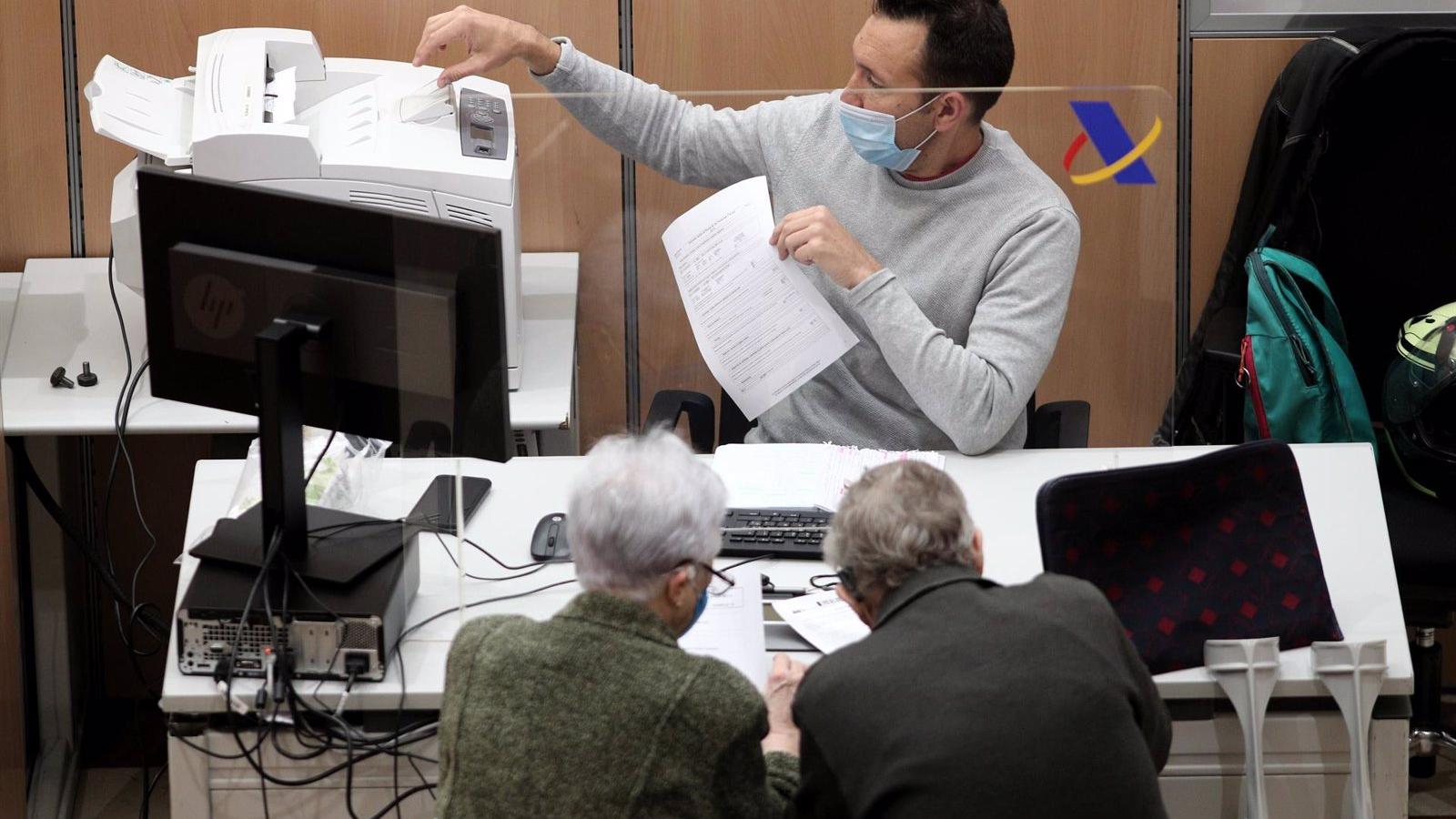 La Campaña de la Renta 2021 arranca este miércoles, y aumentan los tramos del IRPF para las rentas altas