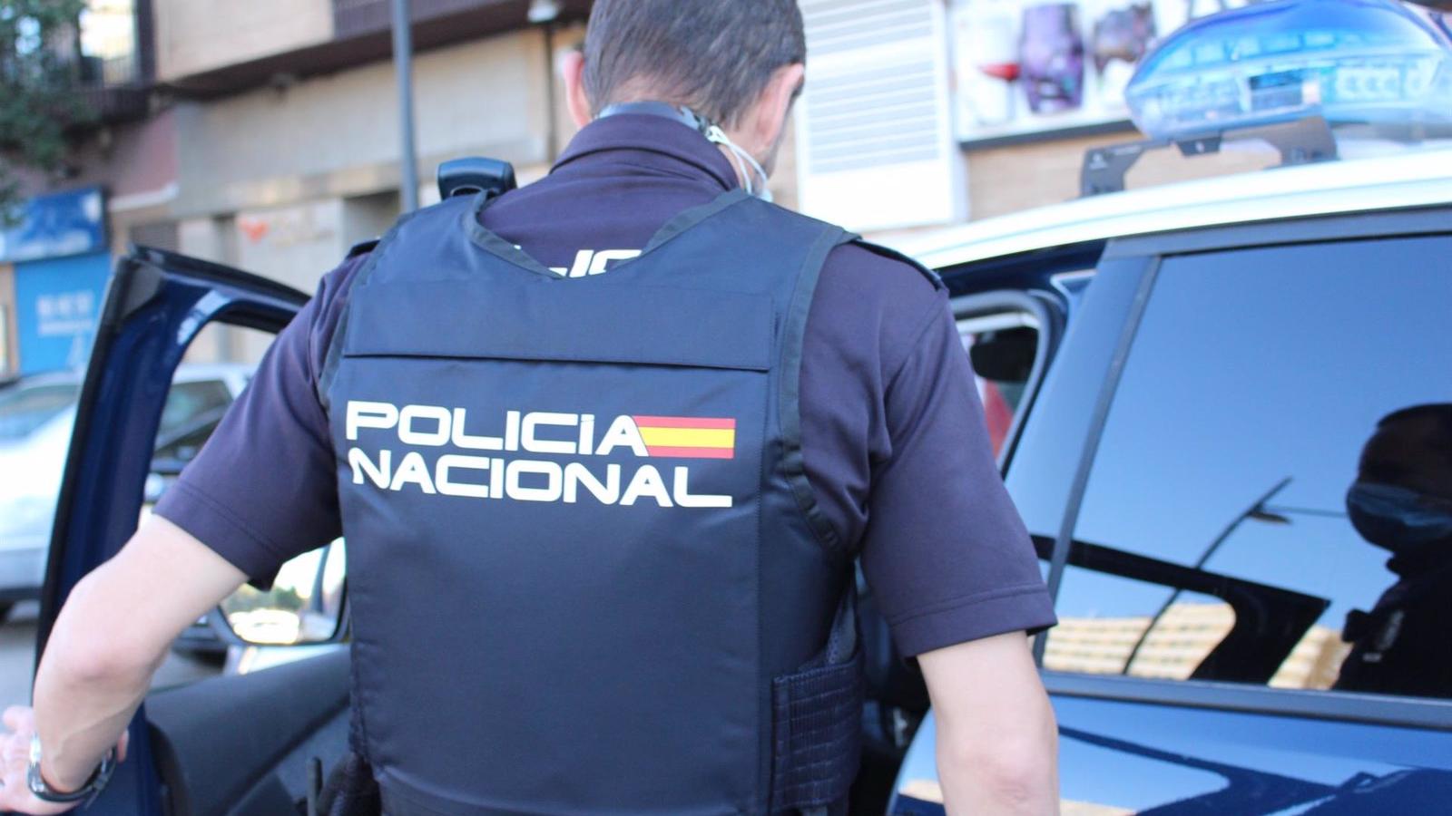 Detenido por robar en patines y a punta de navaja a viandantes y en comercios de Leganés