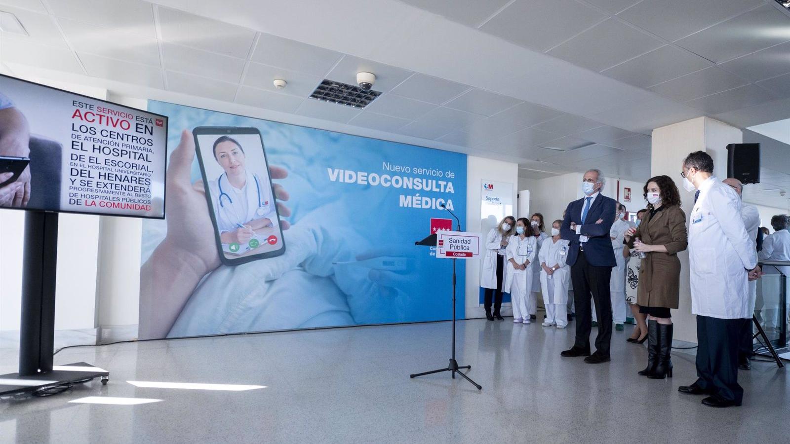 El sistema de viodeoconsultas con especialistas ya está disponible en una decena de hospitales madrileños