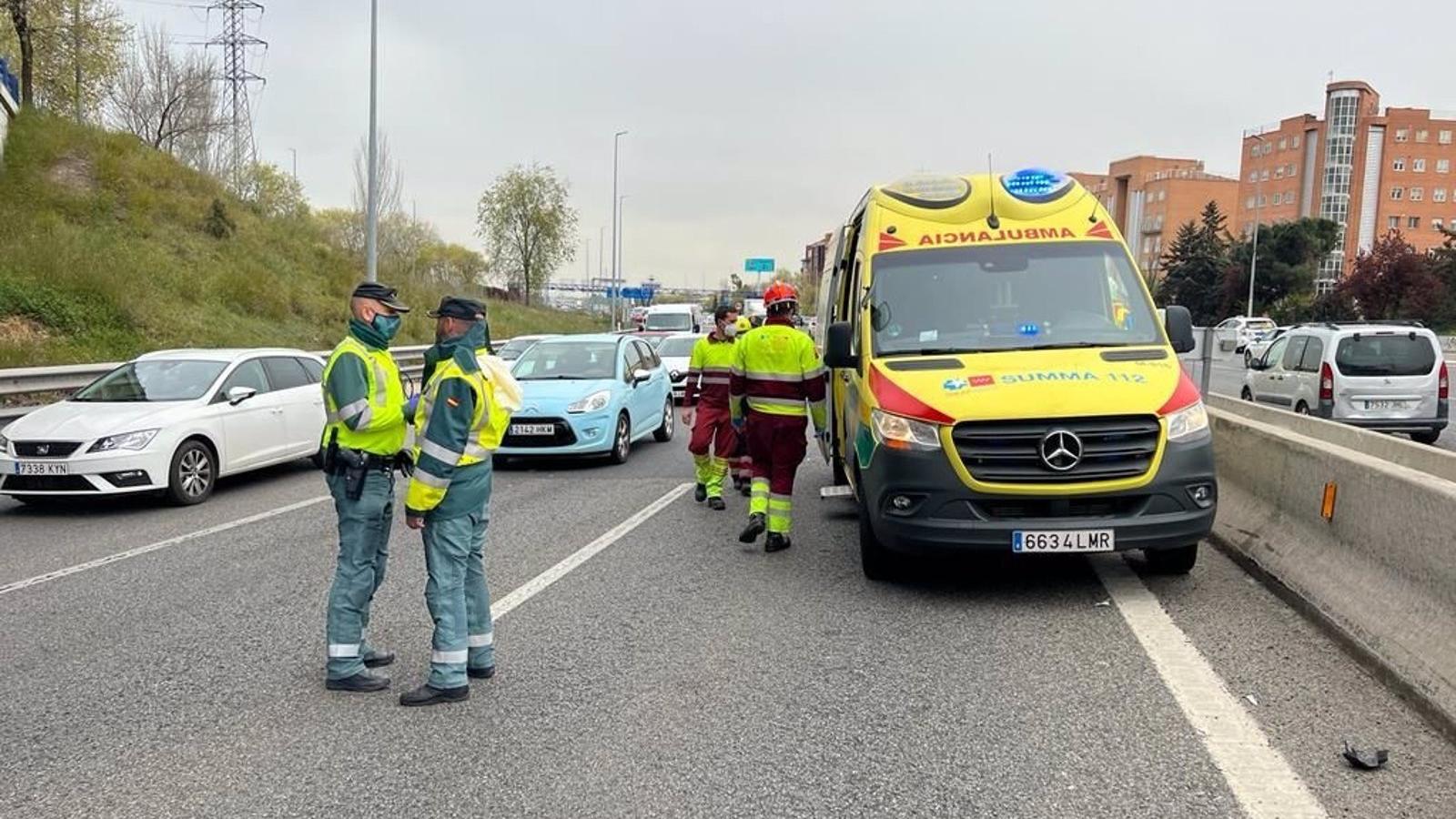 Herido grave un motorista en un accidente en la A-5