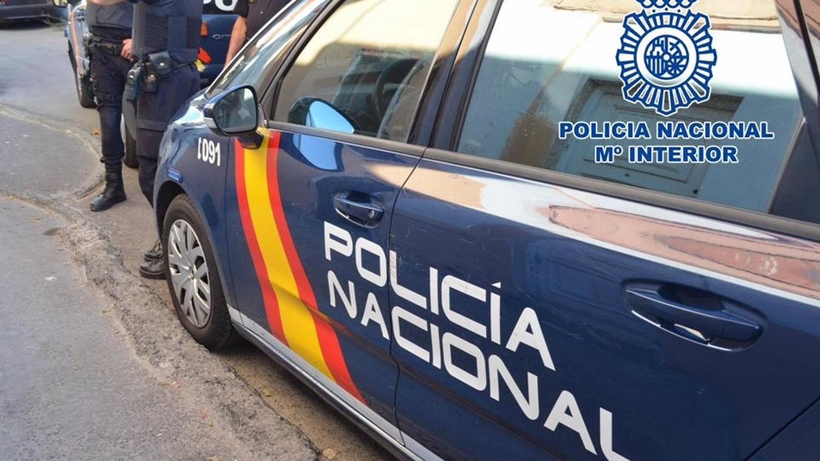 Un agente fuera de servicio evita el robo en el interior de un vehículo en Chamberí y detiene 'in fraganti' al autor