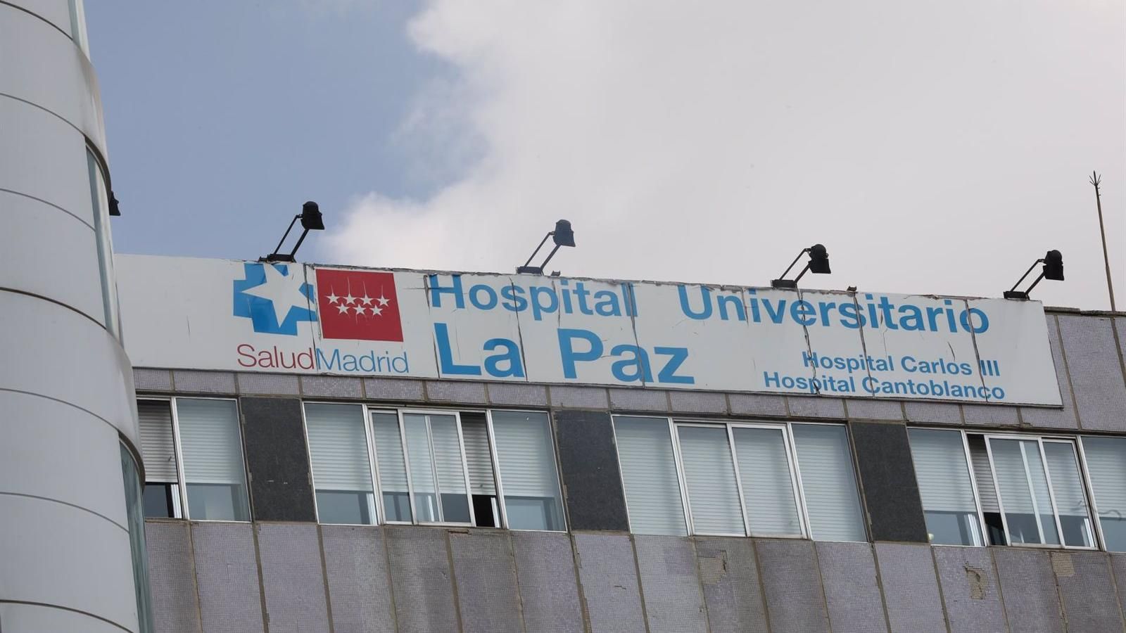 Trasladan a la Unidad de Quemados de la Paz al niño de 7 años herido en el incendio de Badajoz en el que murió una mujer