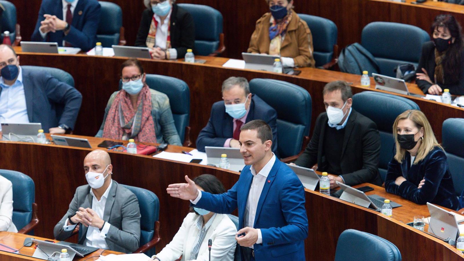 El PSOE pide poner en marcha un pacto regional de acogimiento familiar