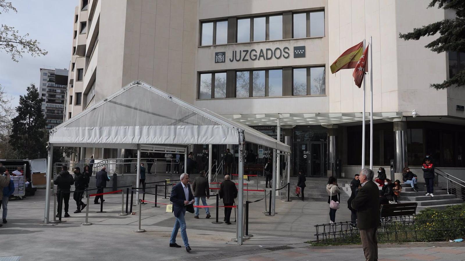 El juez Carretero ordena el bloqueo de las cuentas bancarias de Alberto Luceño con 130.000 euros