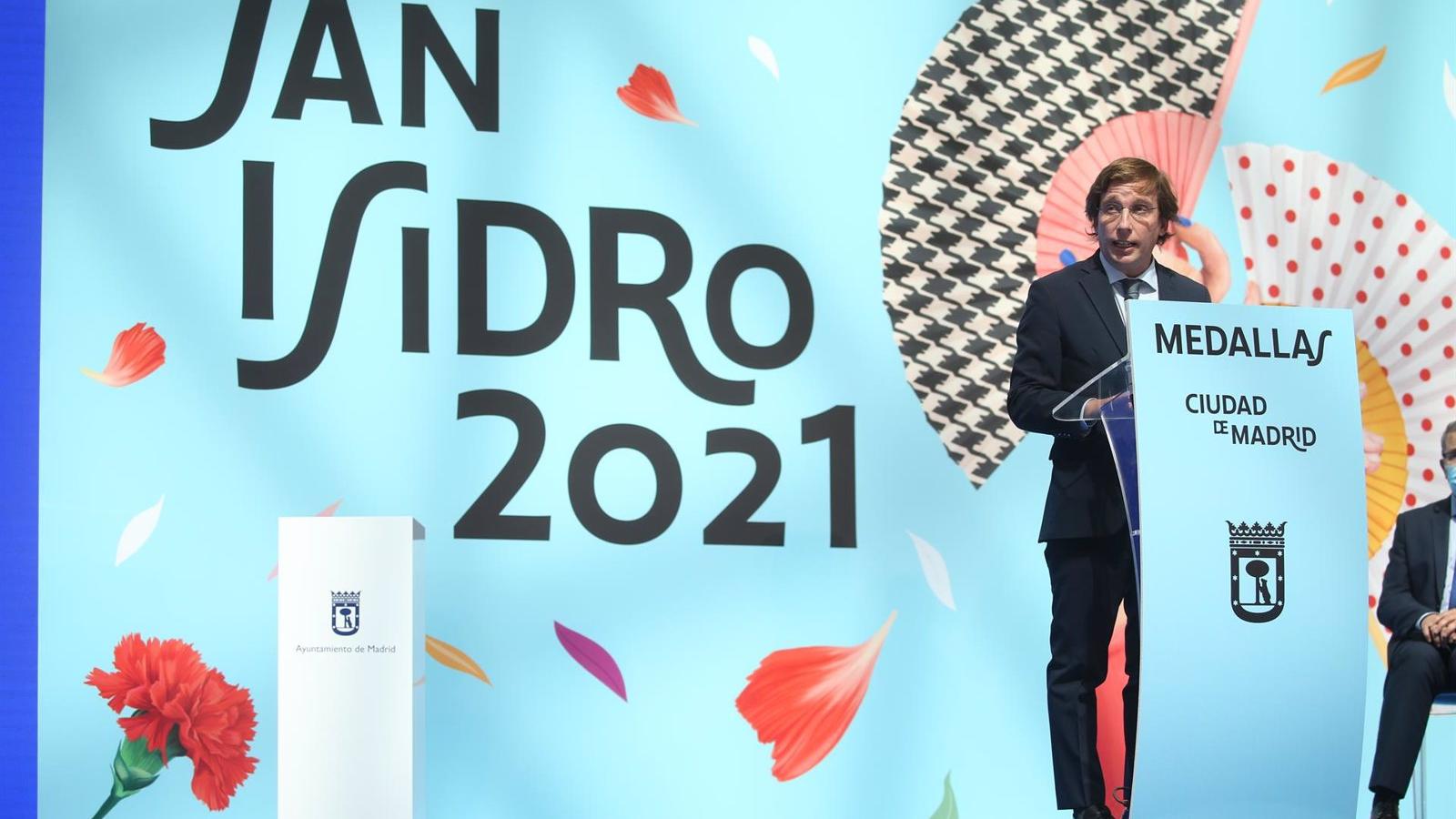 Madrid concede la Medalla de Honor al pueblo ucraniano, al periodista Raúl del Pozo y a San Isidro Labrador