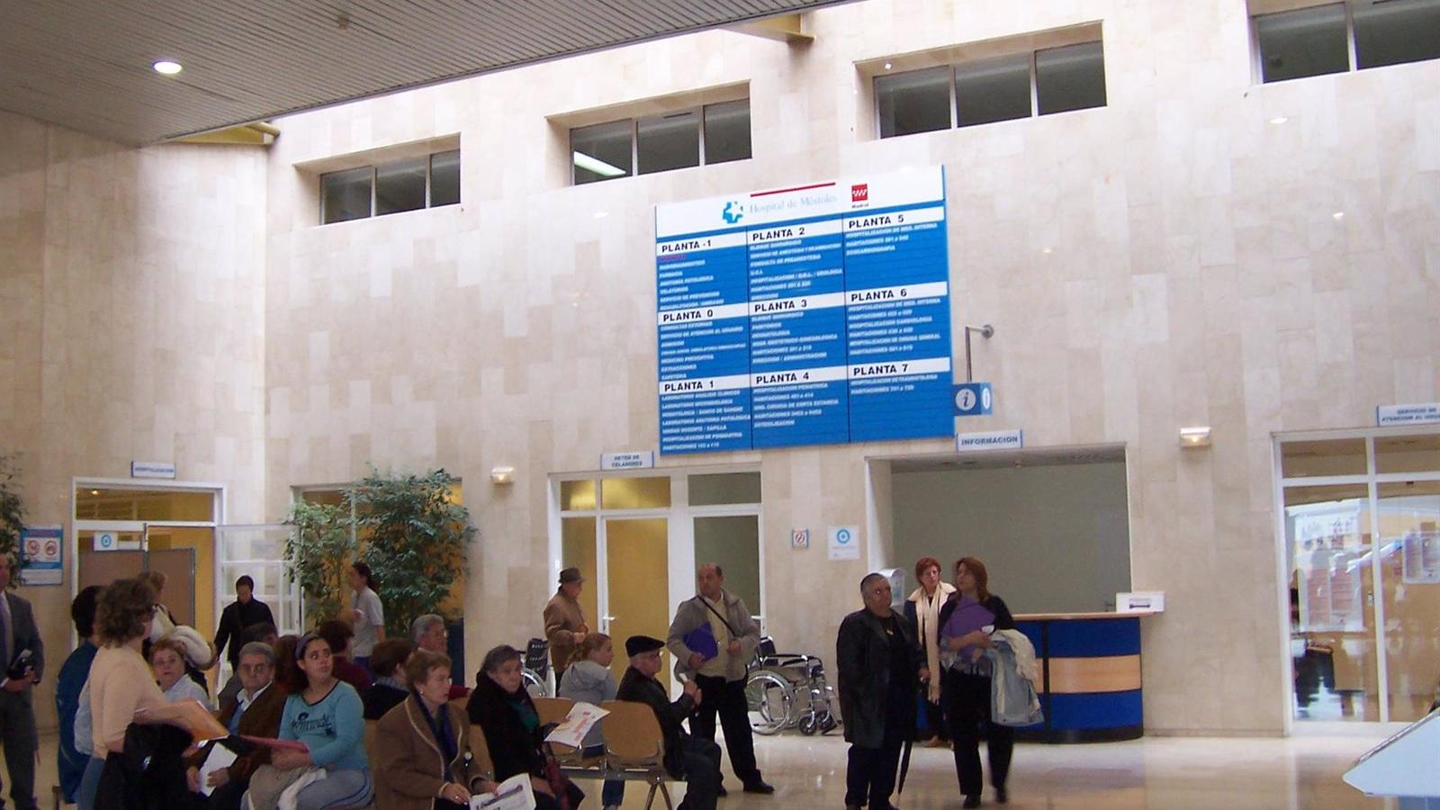 La Comunidad de Madrid realizará obras en el techo del Hospital de Móstoles tras los problemas con la colonia de gatos