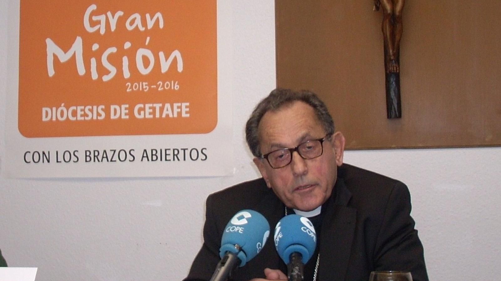 El obispo emérito de Getafe, ingresado por Covid