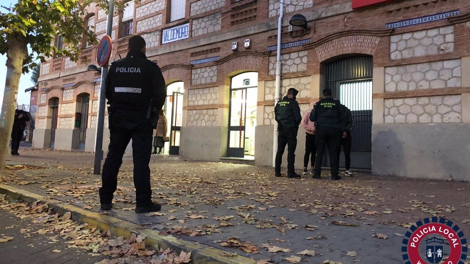 Detenido en Valdemoro un hombre por agredir a su pareja y arrojar sus pertenencias por la ventana