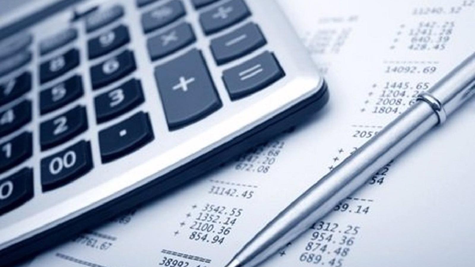 El Gobierno de Sánchez obligará a grandes empresas a revelar en su web cuántas facturas tienen fuera de plazo y por cuánto