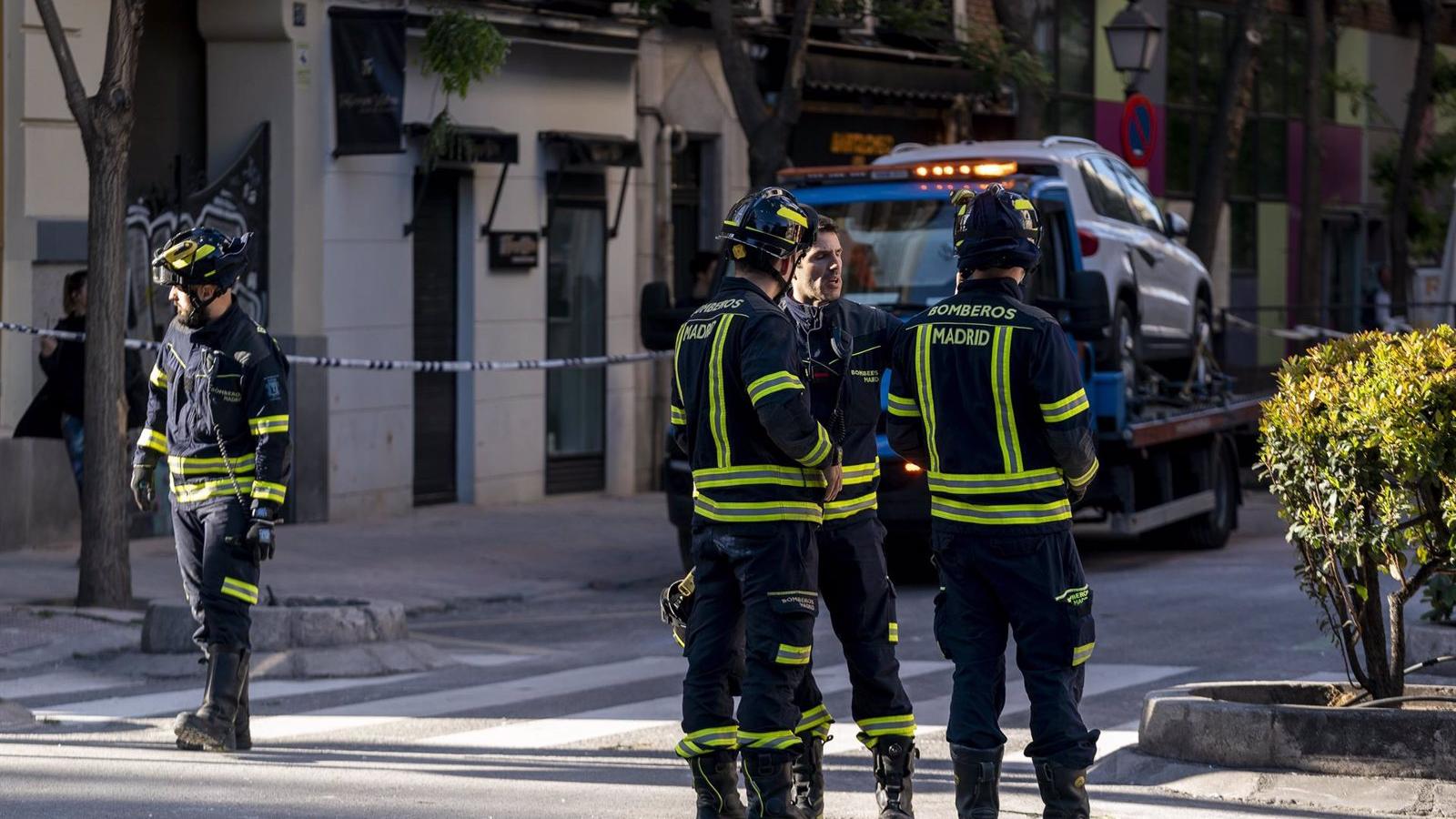 Vecinos de 18 viviendas de edificios colindantes a General Pardiñas continúan desalojados por la explosión