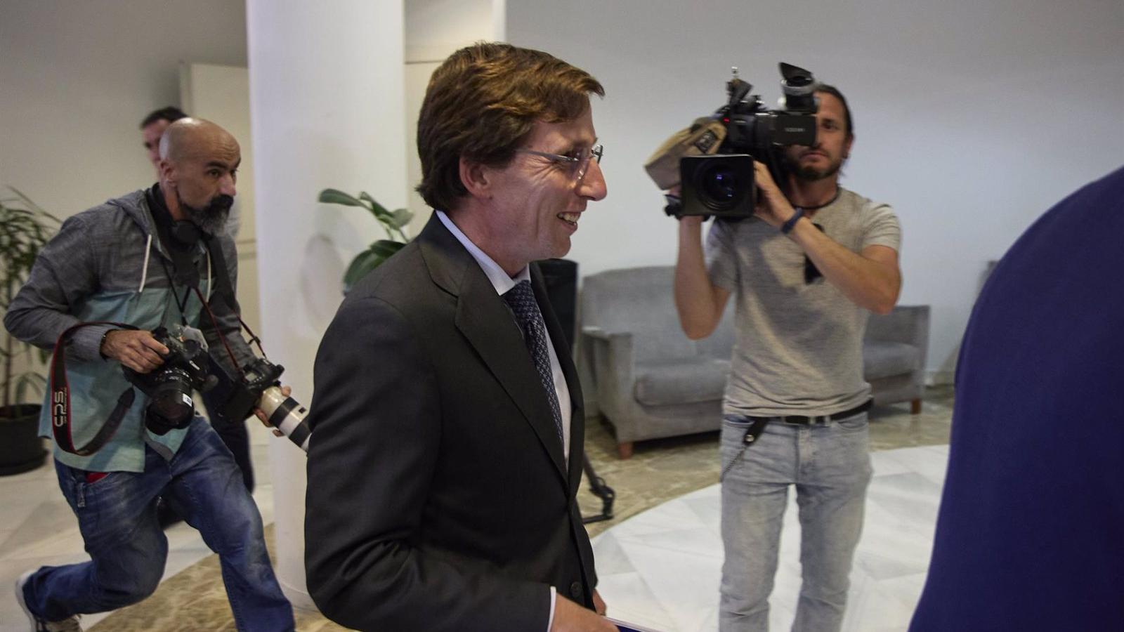 Martínez-Almeida dice desconocer los "méritos y cualificación" de Mercedes González para ser delegada del Gobierno