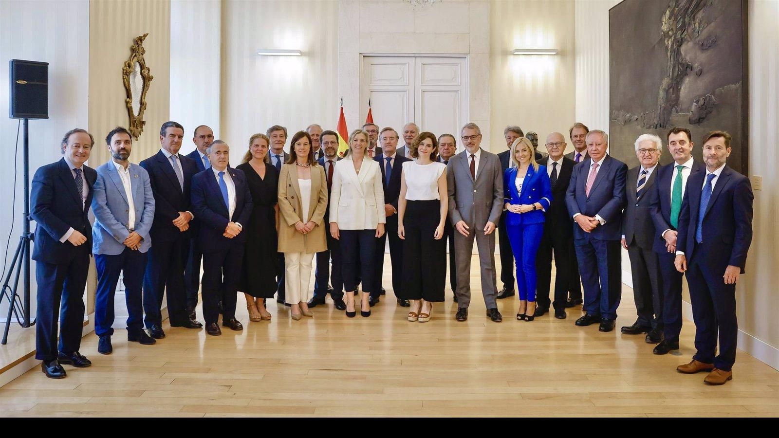 Díaz Ayuso defiende el papel de la empresa familiar a la hora de generar "prosperidad" en España
