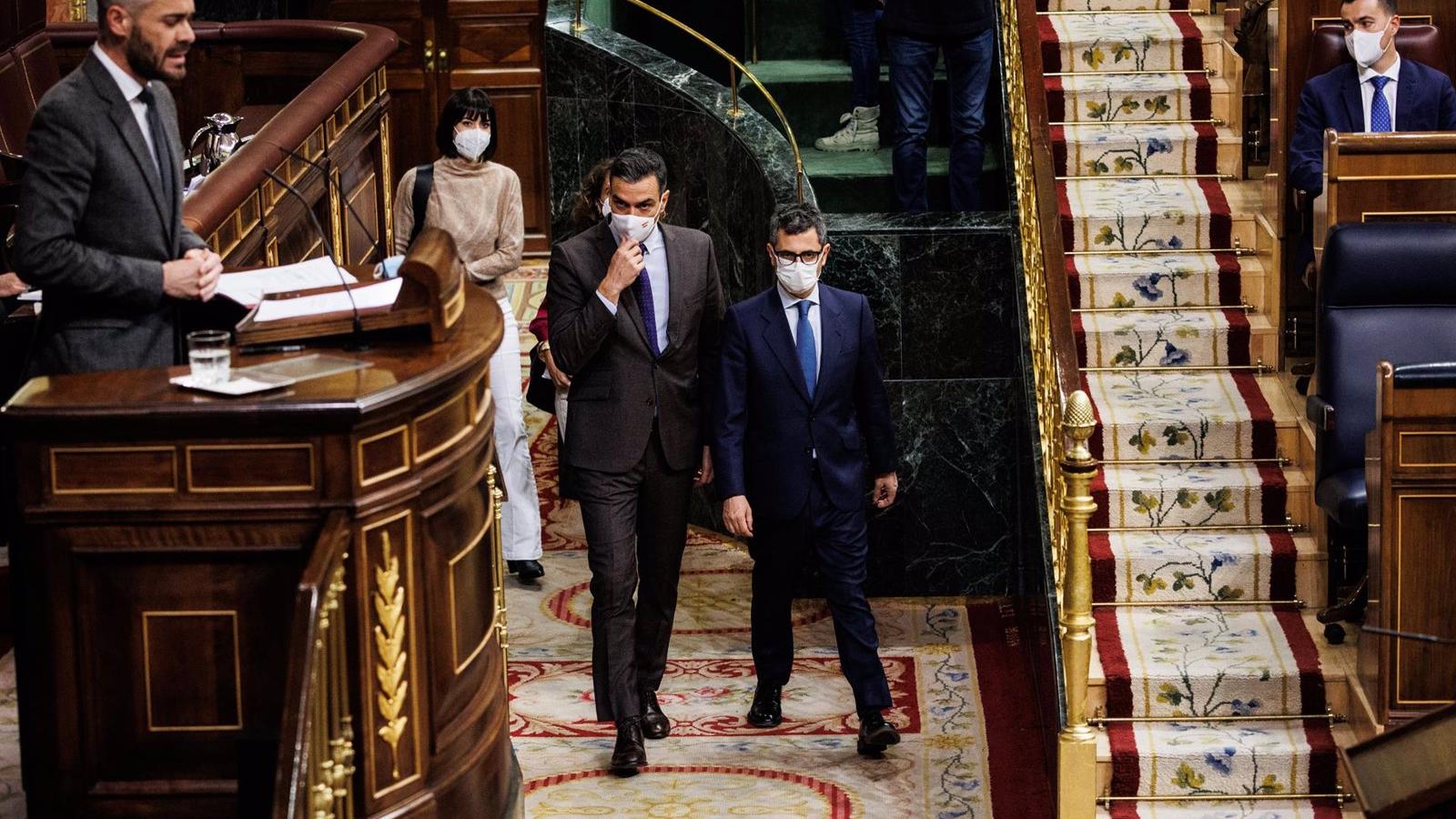 El cese de la directora del CNI no colma las exigencias de Podemos e independentistas y cosecha las críticas de PP, Vox y Cs