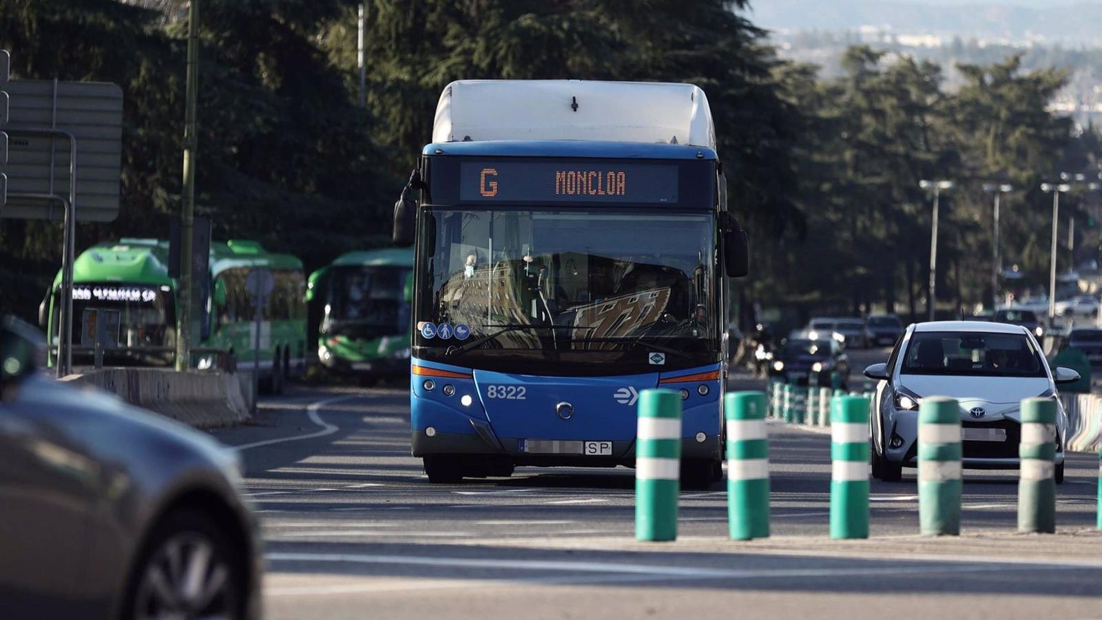 Los usuarios de EMT suben un 40,2% y crecen un 50,8% los viajeros en Metro