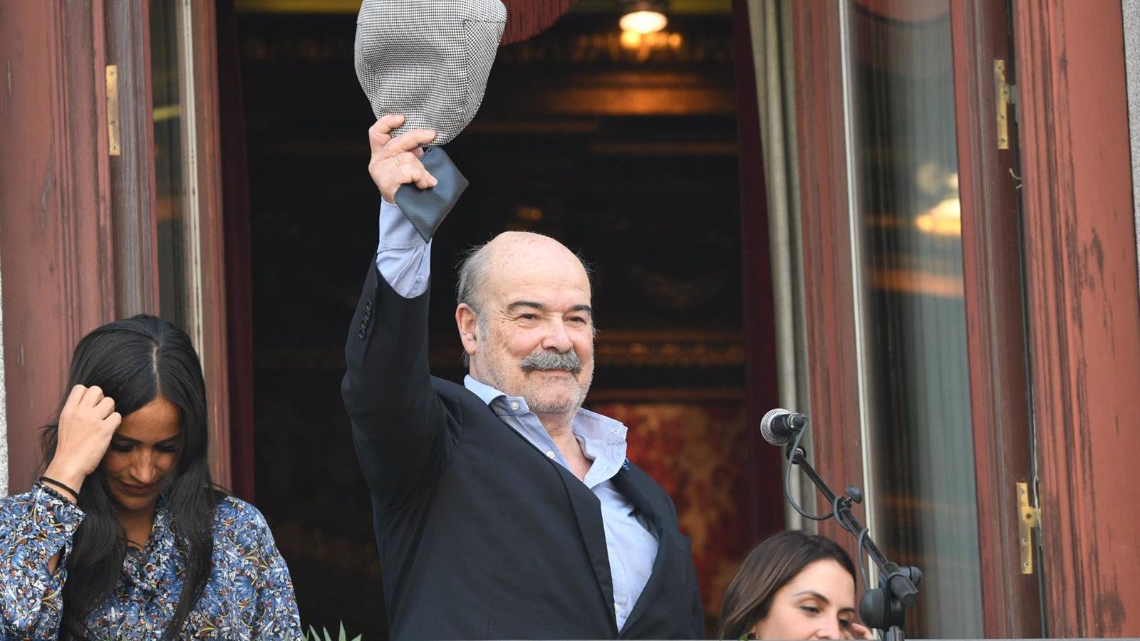 Los médicos madrileños entregan el 'fonendo de oro' al actor Antonio Resines por su apoyo a la Sanidad pública