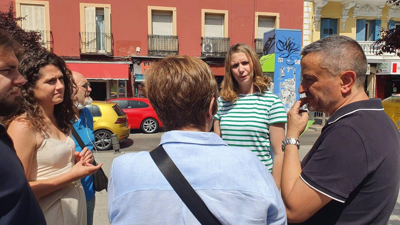 El PSOE plantea a Almeida paliar el calor con renaturalizaciones, fuentes, techados y 'Refugios climáticos'