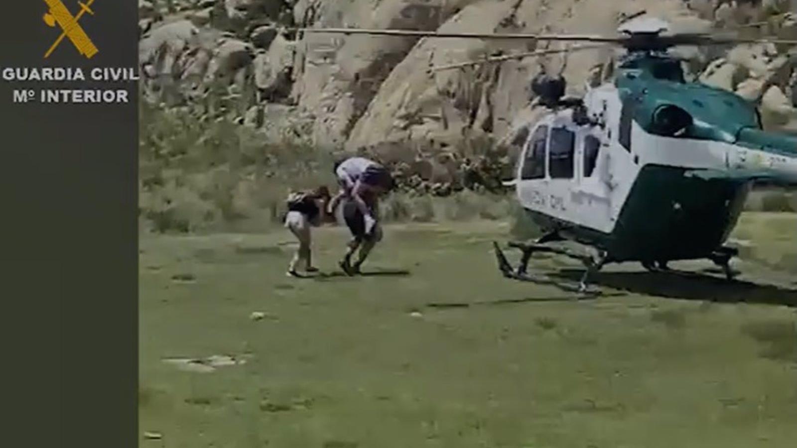 Rescatados en helicóptero dos menores tras lesionarse en las piernas en La Pedriza