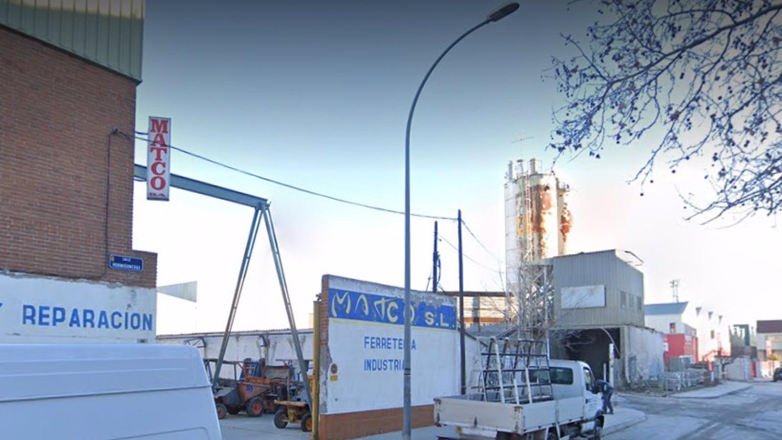 Buscan a los ladrones de 2.000 litros de gasóil, dos vehículos y material industrial en Alcorcón