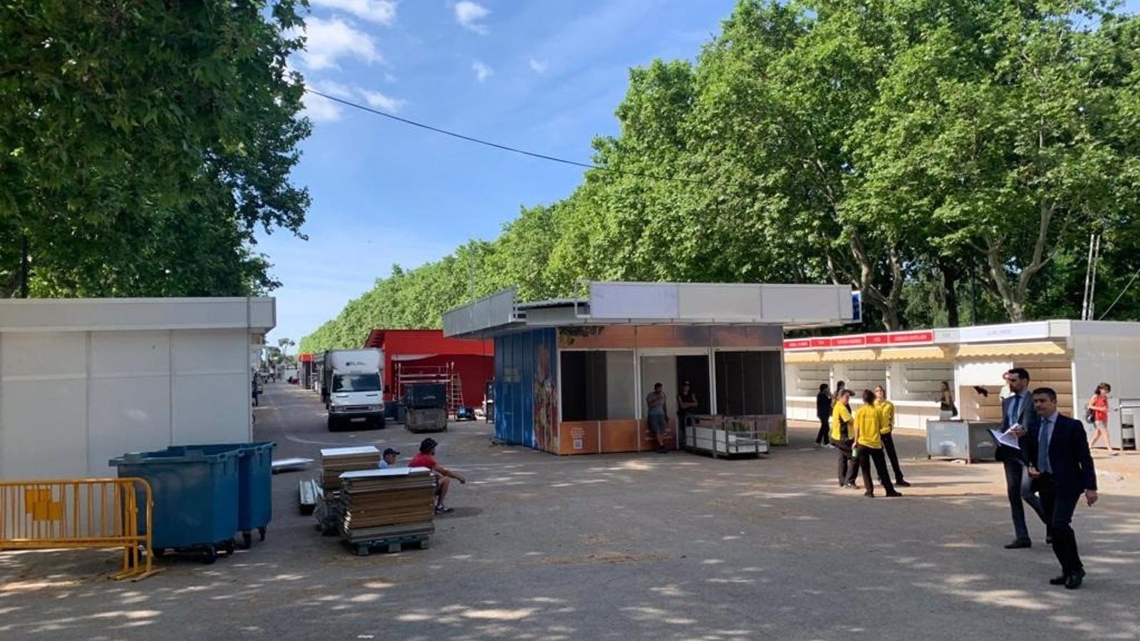 Refuerzo del servicio en 14 líneas de autobuses durante la Feria del Libro