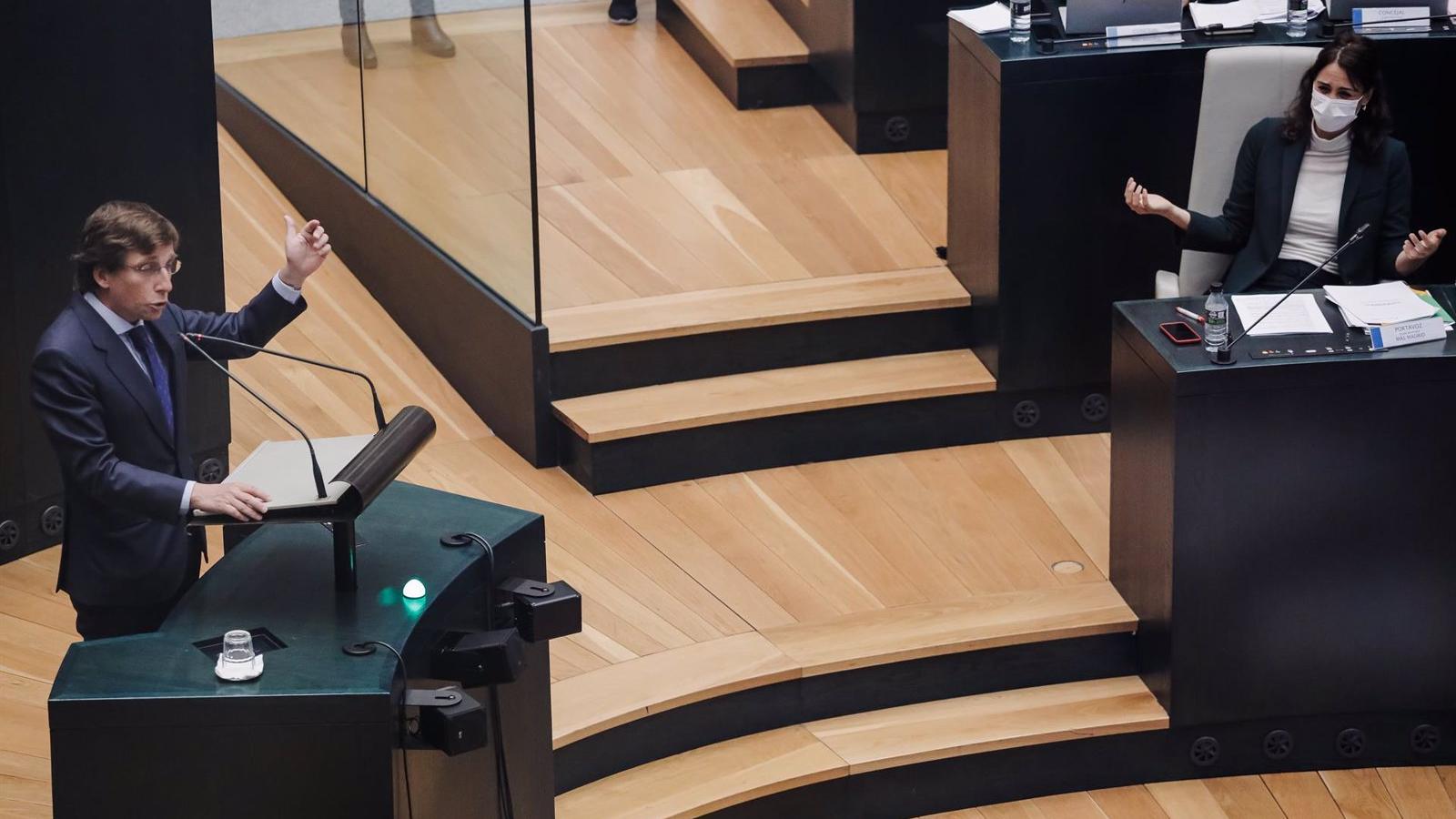 Martínez-Almeida acusa a Más Madrid de pertenecer a una "trama corrupta" por un "partido fake"