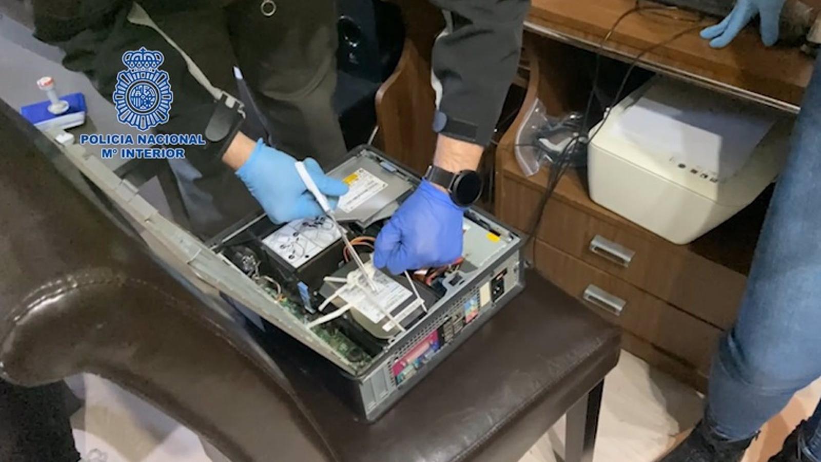 Detenido en Valdemoro el cabecilla de una banda que estafó 118.000€ a través de emails amorosos