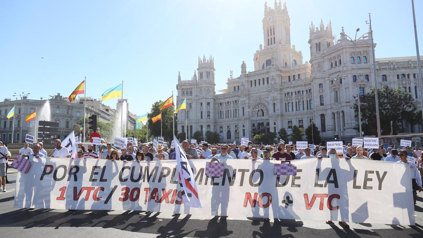 Los taxistas vuelven a la calles contra la regulación en la región
