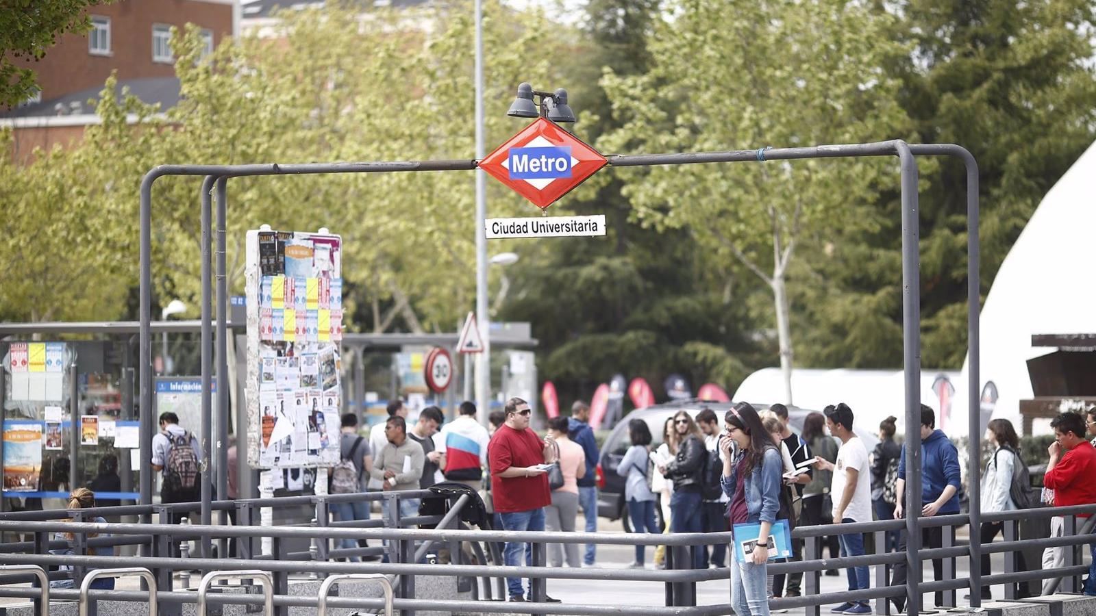 Refuerzo en el transporte público para garantizar el acceso de los alumnos a las universidades de la EvAU