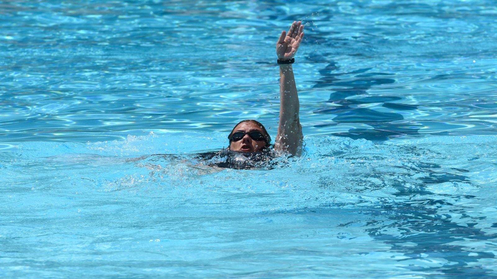 La Comunidad pide perdón porque sus cuatro piscinas estén cerradas en la ola de calor y tratan de adelantar su apertura