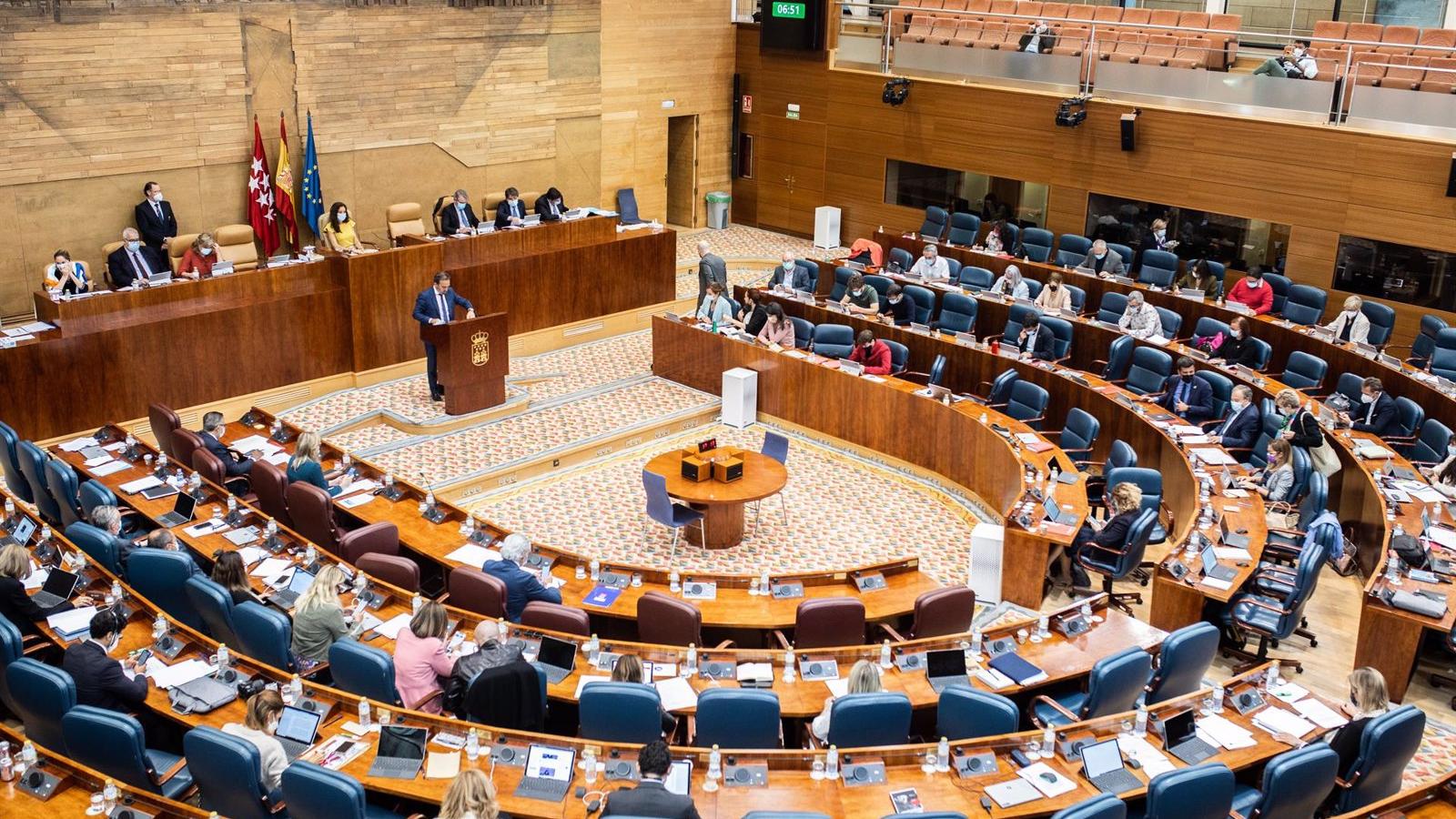 La izquierda se abre a apoyar la propuesta de Vox de habilitar en julio la actividad en la Asamblea