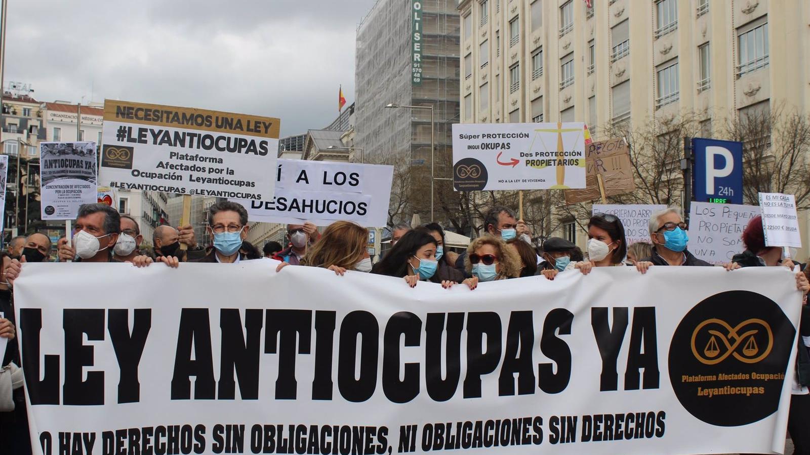 Víctimas de la ocupación protestan contra los Servicios Sociales porque "deben asumir sus responsabilidades"