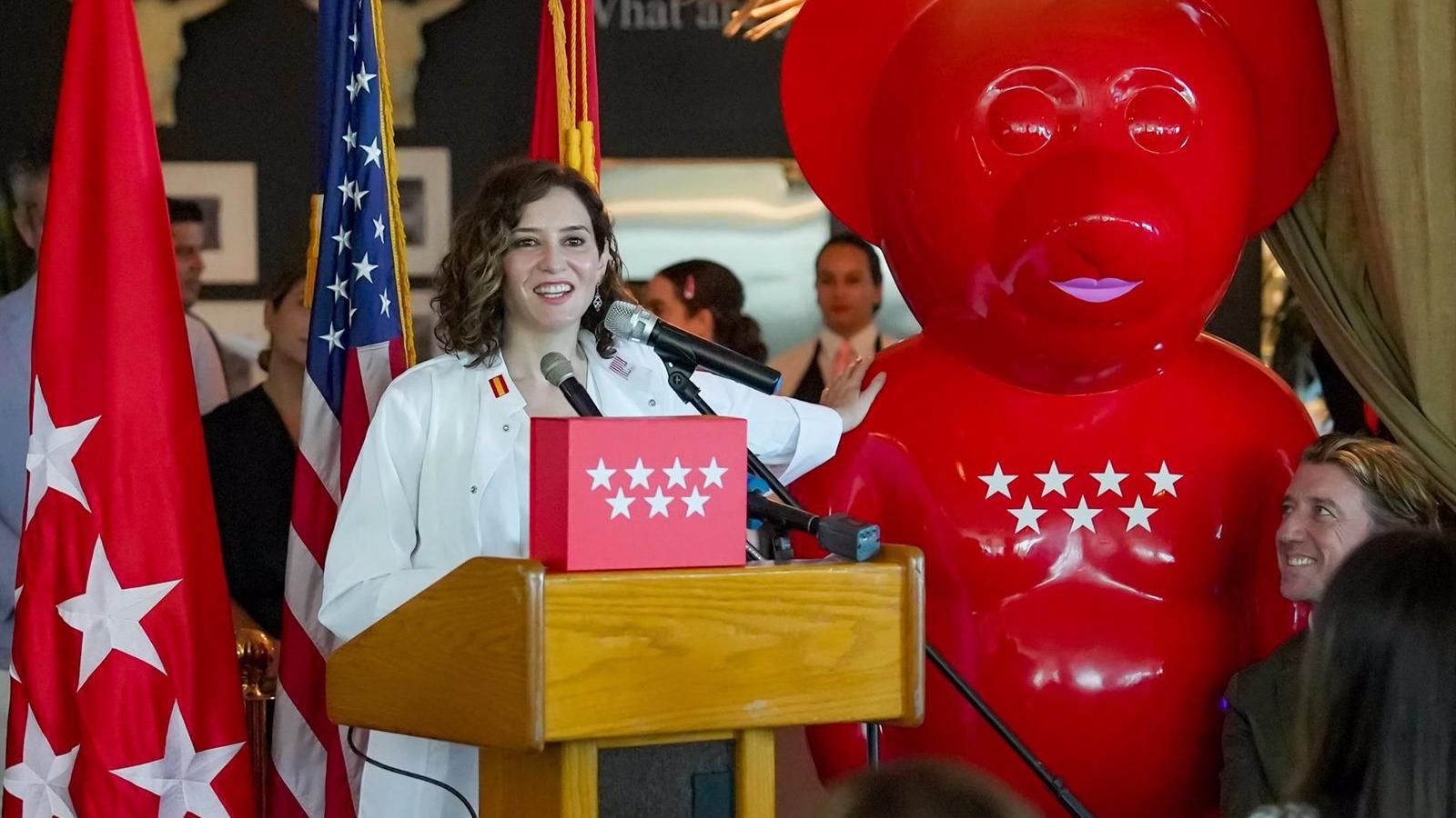 La hostelería y restauración de Miami reconoce la labor de Díaz Ayuso en la pandemia