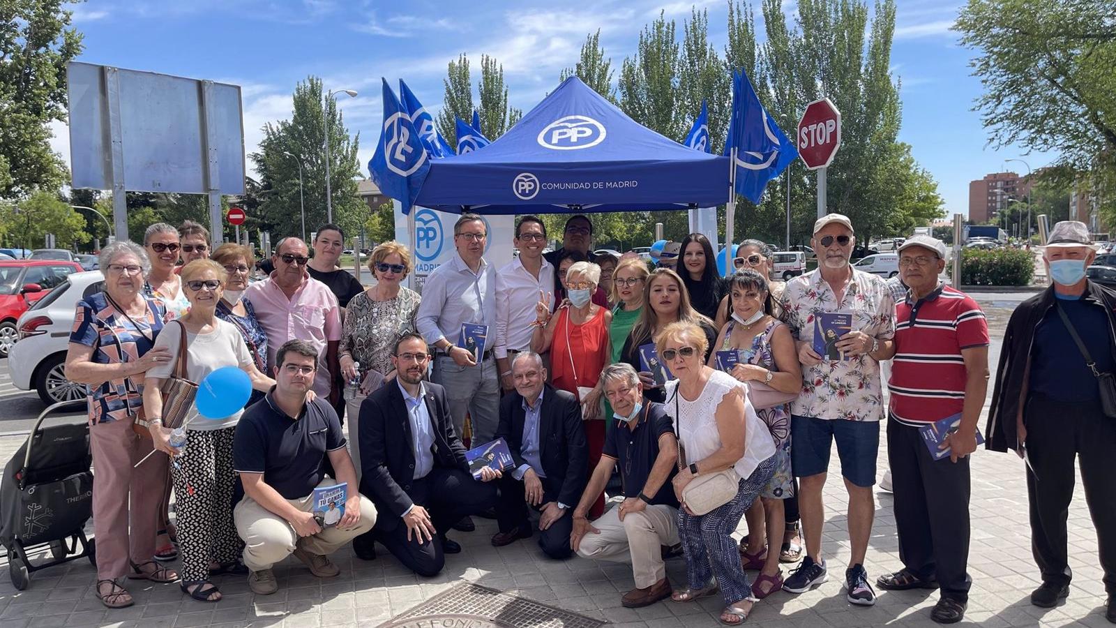 Serrano acusa a alcaldes socialistas de actuar como "borrokas" y usar "medios públicos" para "amedrentar"
