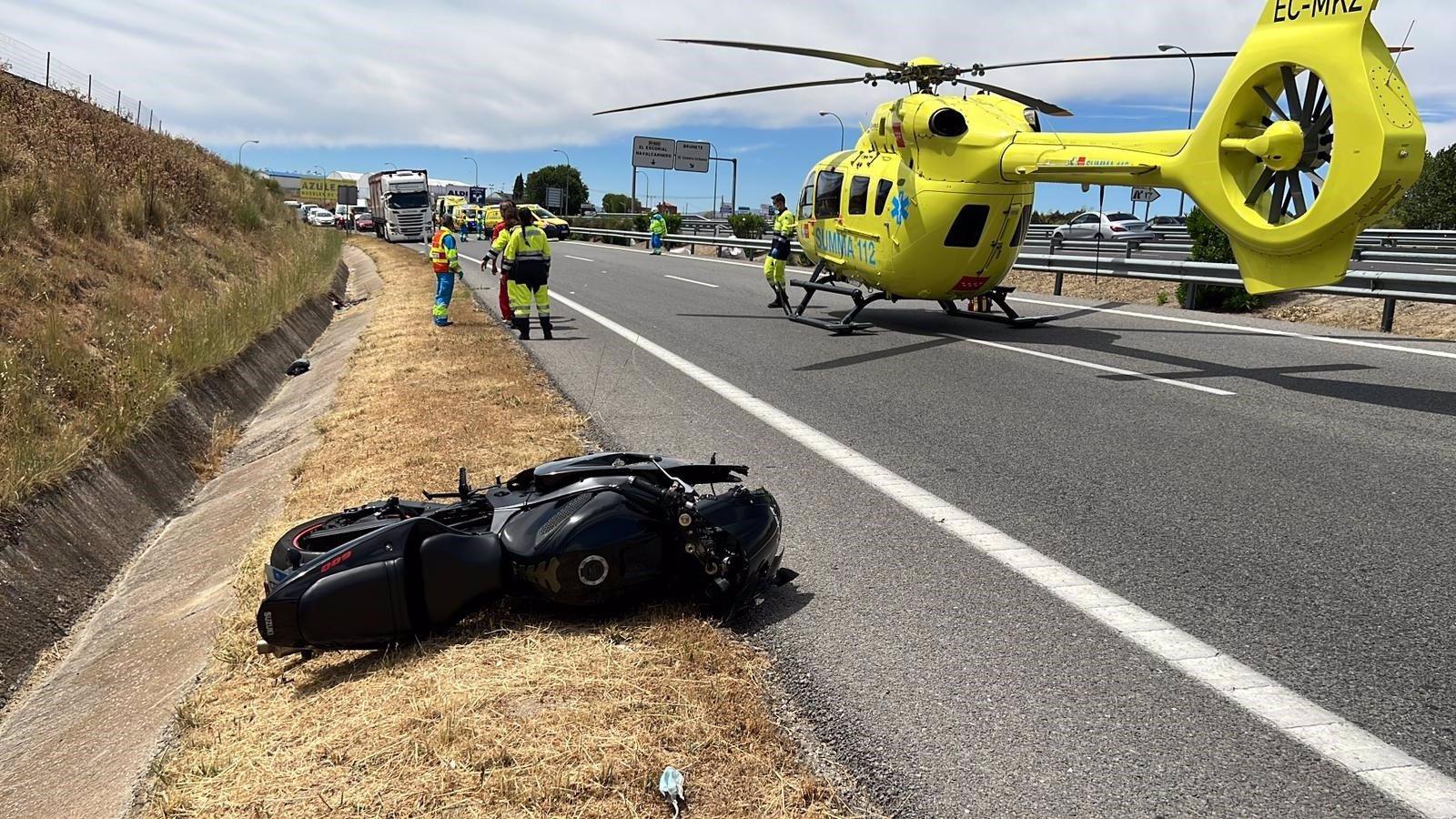  Fallece un hombre al caer de su moto en la M-501 y chocar contra el guardarrail