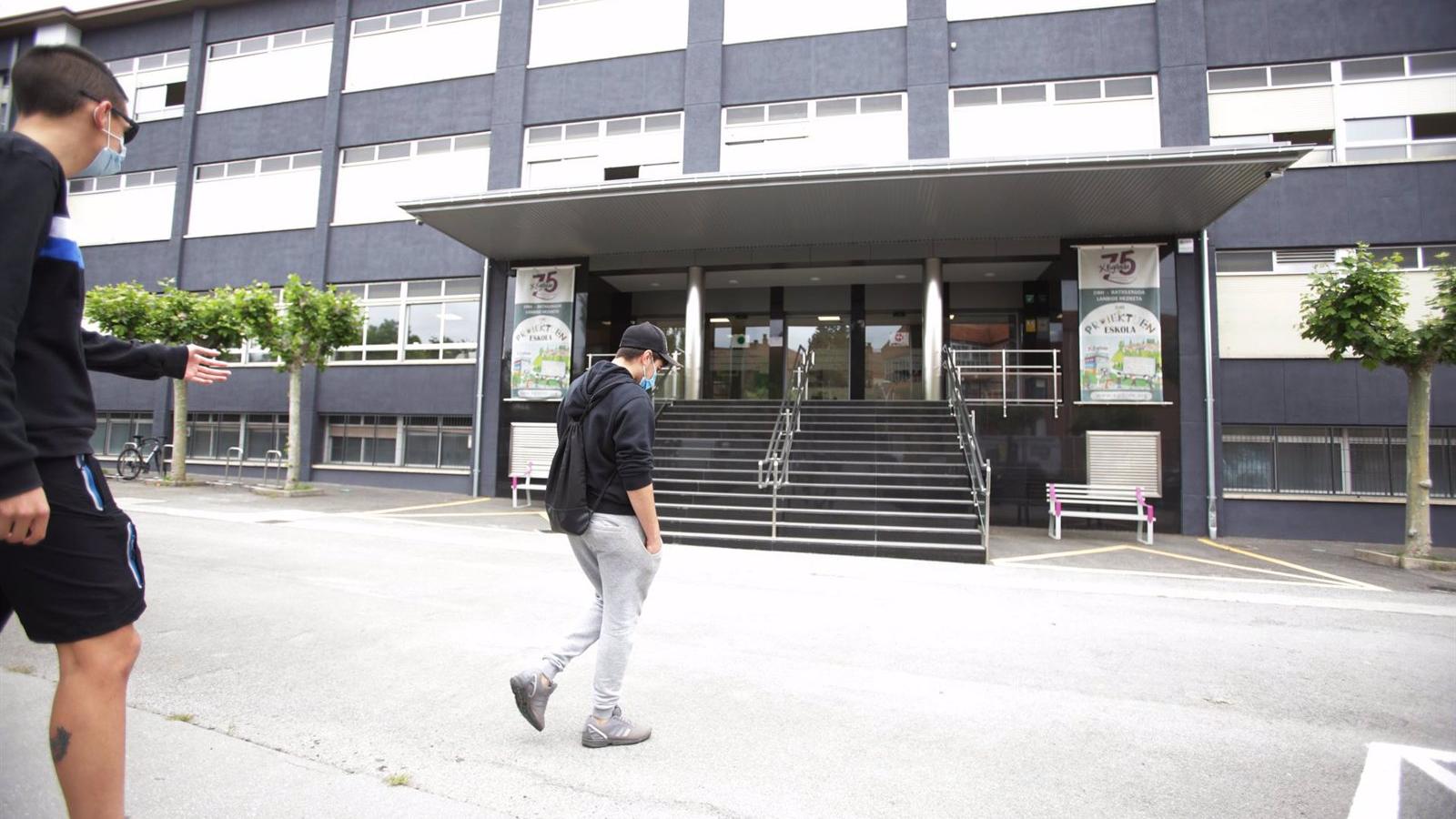 La patronal de enseñanza privada Acade defiende el derecho de las familias a disfrutar de becas