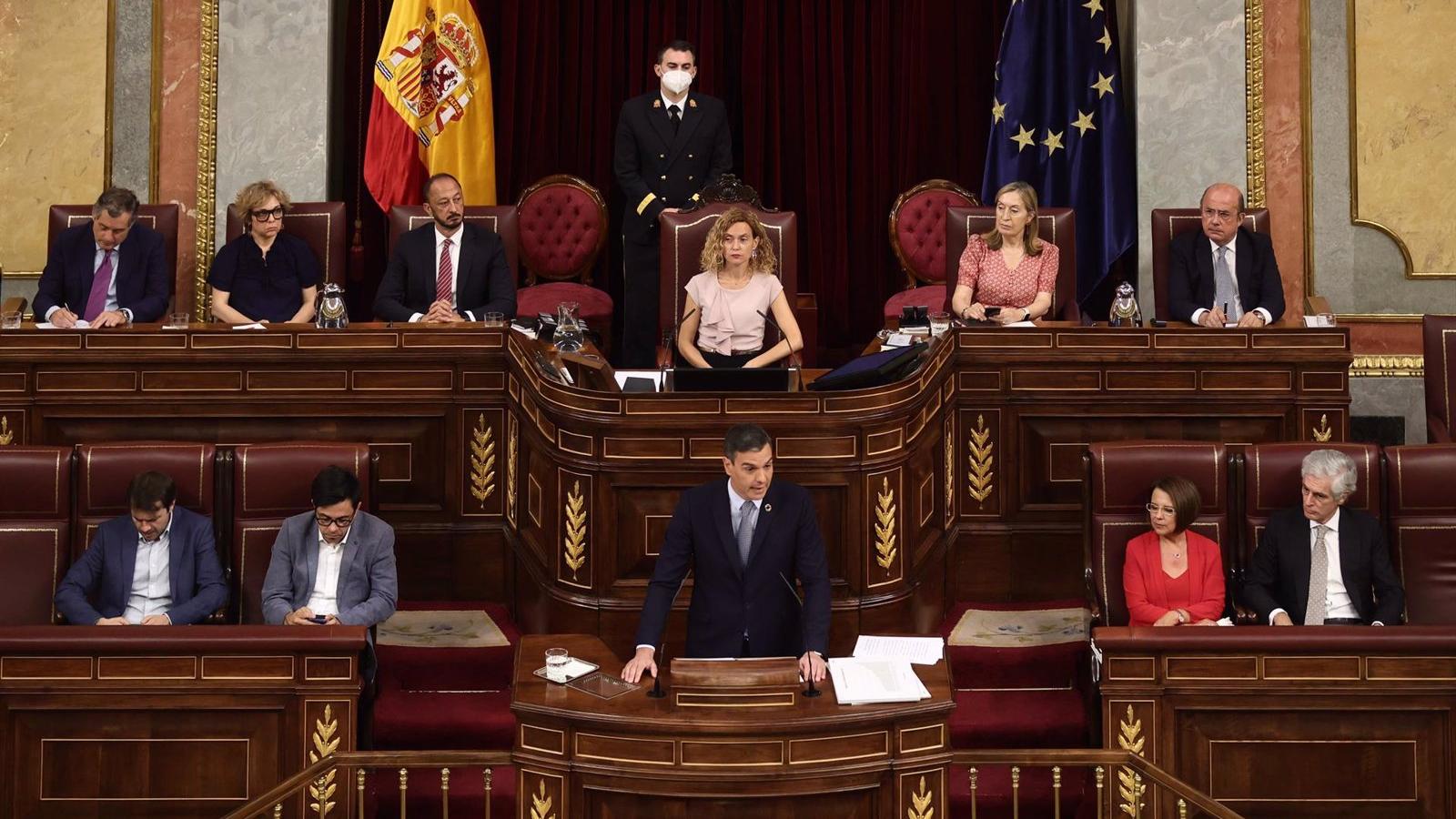 Sánchez anuncia una beca extra de 100 euros al mes de septiembre a diciembre para un millón de estudiantes