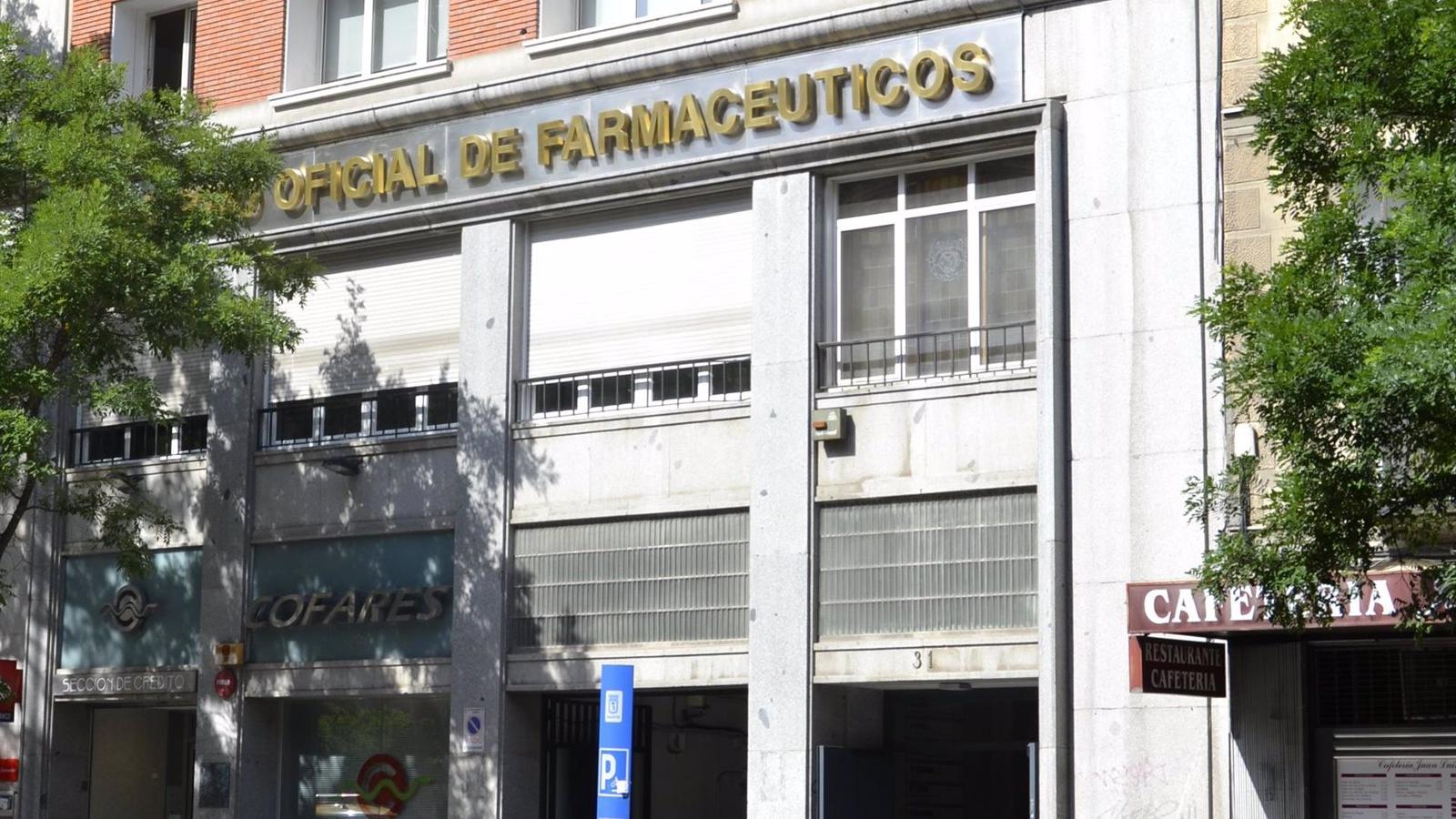 Ocho farmacéuticos madrileños fallecidos en la pandemia, reconocidos con la Gran Cruz de la Orden del Mérito Civil