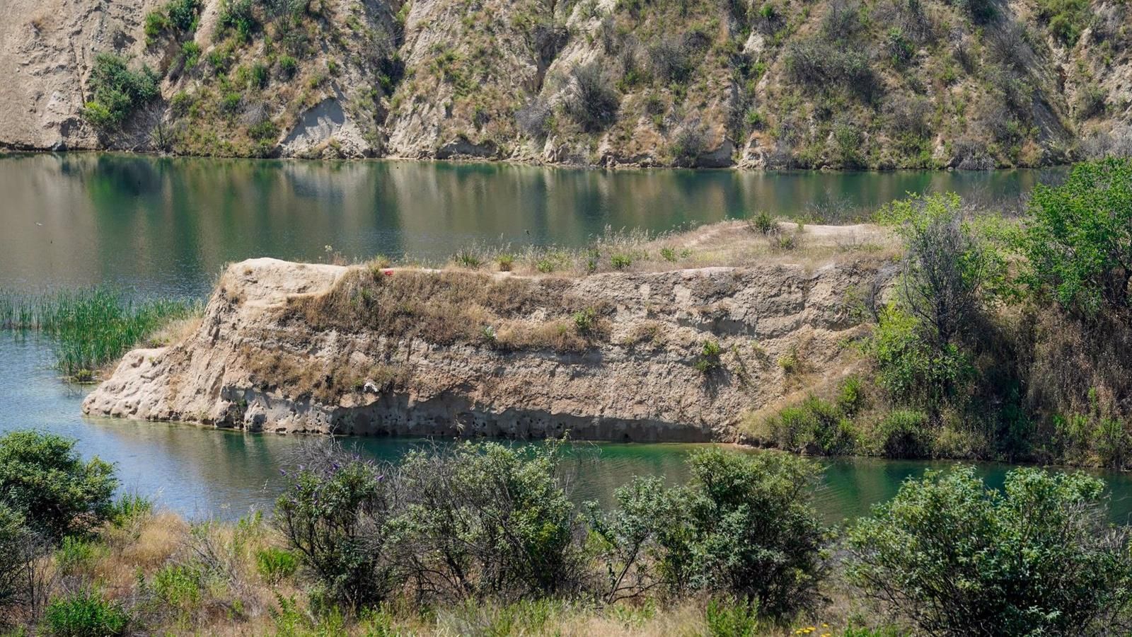 Las Lagunas de Ambroz registran 1.080 especies de invertebrados, 156 de aves, 13 mamíferos y más de 50 hongos