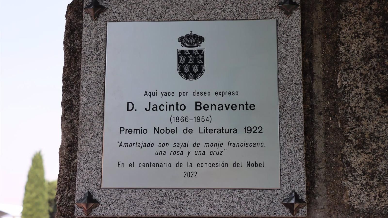 Una placa en Galapagar conmemora los 100 años de la concesión del Premio Nobel a Jacinto Benavente