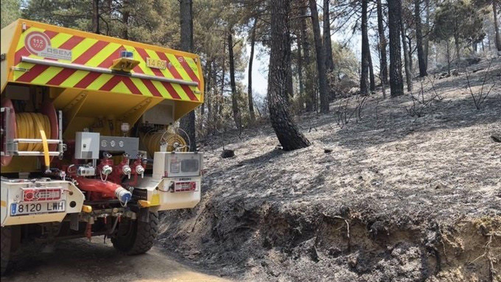 Controlado el fuego en Collado Mediano pero continúan con labores de remate