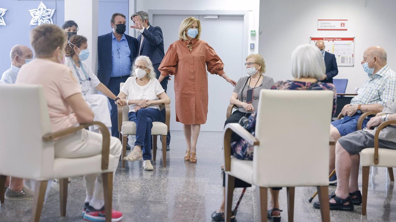 Inaugurado el primero de los cuatro centros públicos para mayores que abrirá este año en la región