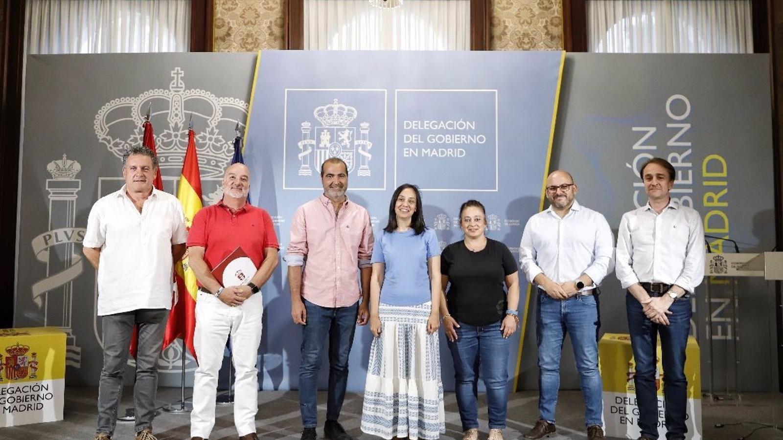 Alcaldes de la sierra presentan el proyecto de mancomunidad de policías locales a la delegada del Gobierno 