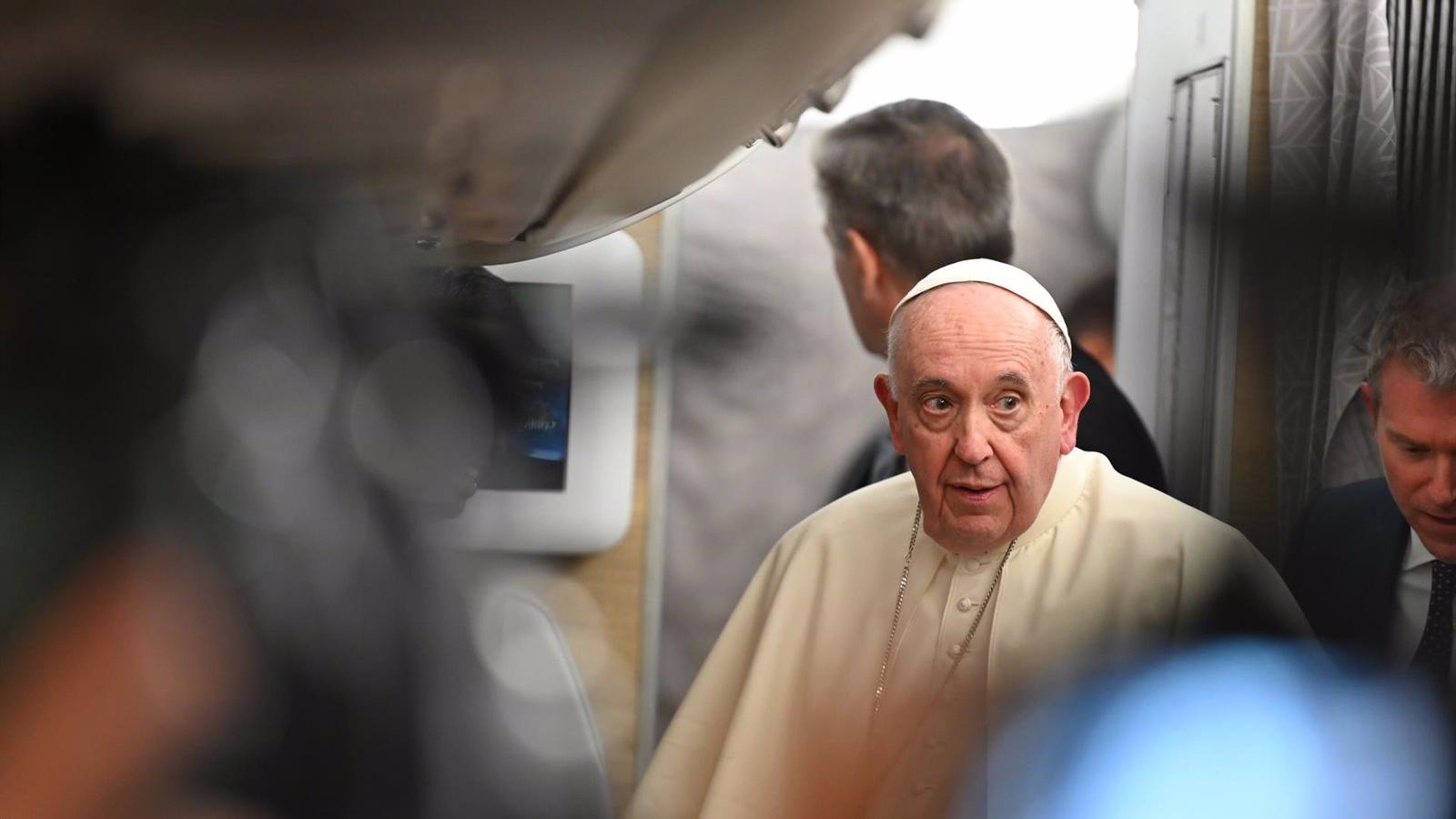 El Papa no descarta su dimisión: "La puerta está abierta. Es una opción muy normal"